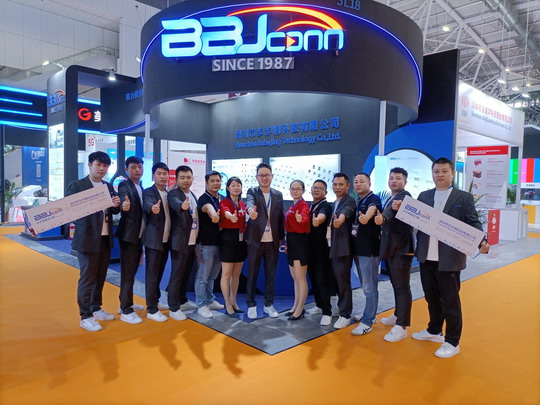 2021年步步精科技ELEXCON電子展團(tuán)隊